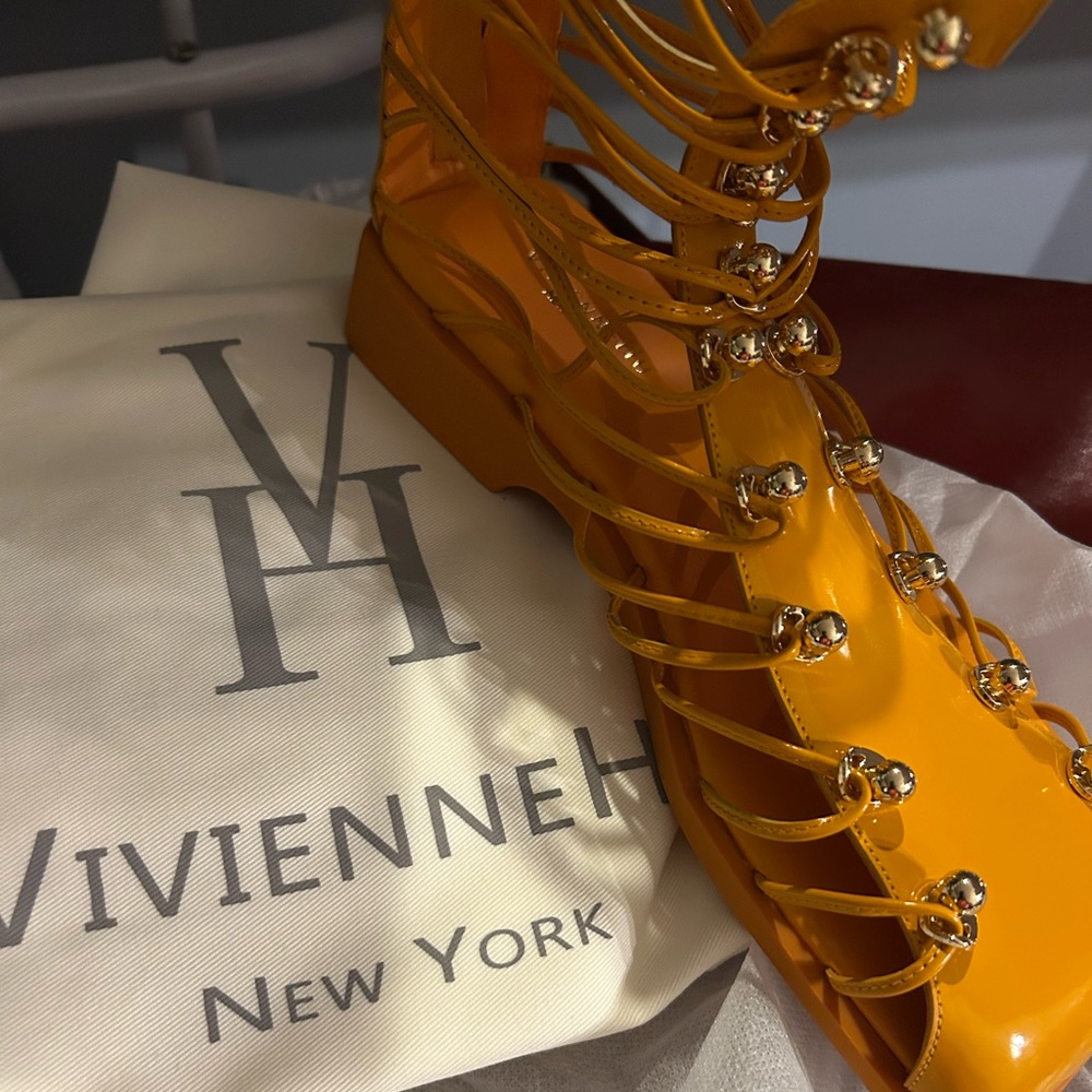 Vivienne HU orange gladiator patent leather Sandals🥳🥳❌